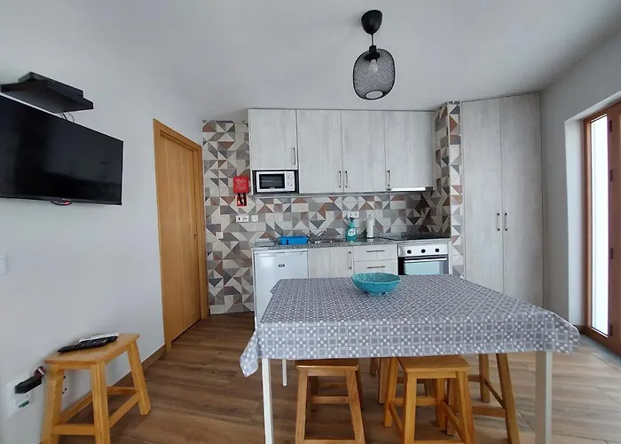 Casa Da Igreja Sabugueiro (Guarda)