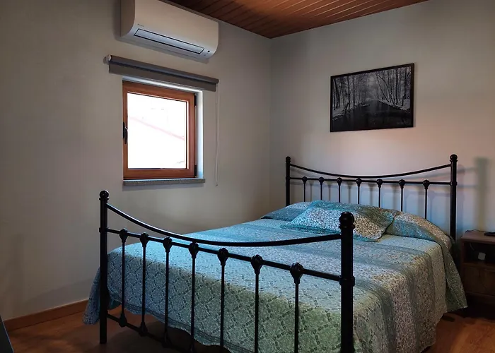 Casa Da Igreja Sabugueiro (Guarda)